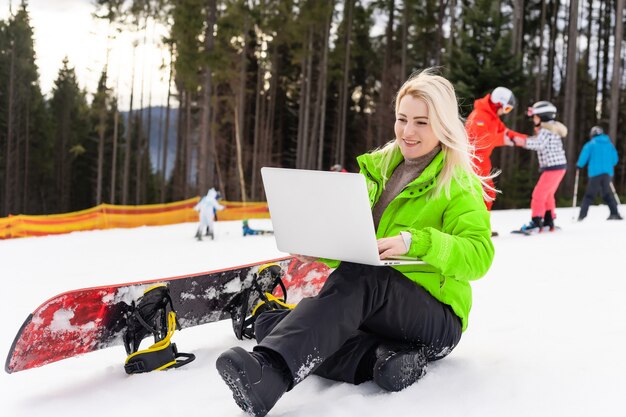 Ile kosztuje snowboard i od czego zależą ceny?