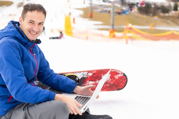 Jak jeździć na desce snowboardowej, by czerpać z tego przyjemność?