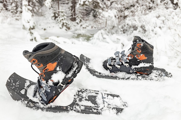 Buty snowboardowe miękkie czy twarde – co wybrać na stok?