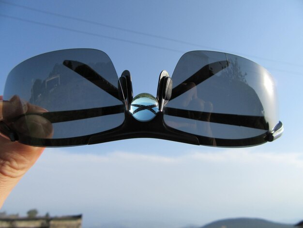 Gogle sferyczne czy cylindryczne – które sprawdzą się podczas jazdy na nartach?