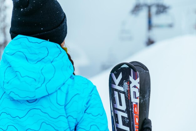 Jak sprawdzić twardość deski snowboardowej przed zakupem?