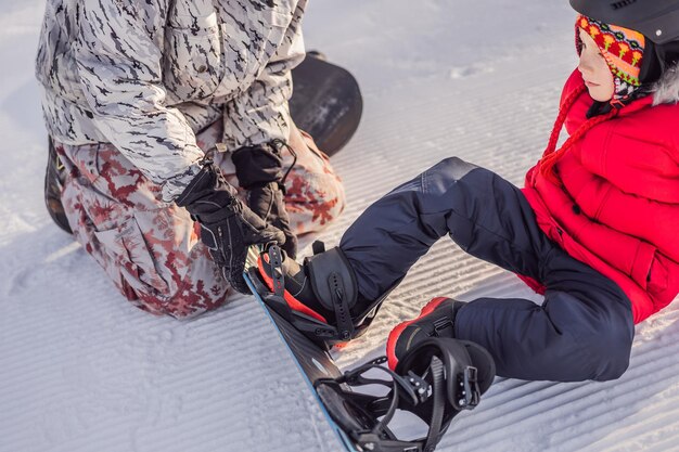 Jak zamontować wiązania do snowboardu, by jazda była wygodna?