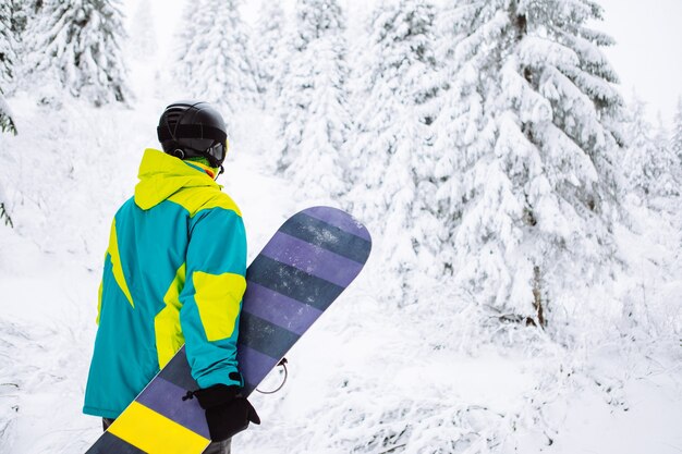Jaki smar do deski snowboardowej sprawdzi się podczas różnych warunków na stoku?