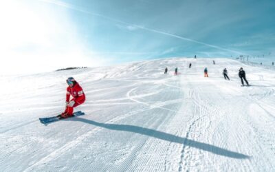Komfort i bezpieczeństwo na stoku – jak wybrać odpowiedni sprzęt do jazdy?