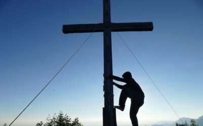 Jak wejść na Święty Krzyż najwygodniejszą trasą?