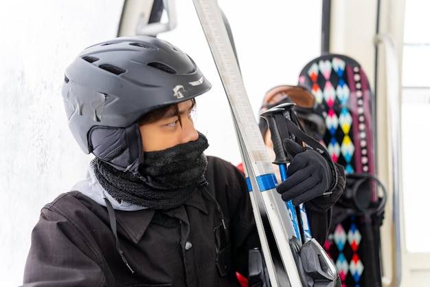 Jak dobrać długość nart slalomowych do swojego stylu jazdy?