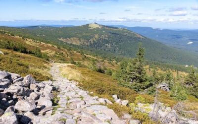 Karpacz to jakie góry warto odwiedzić podczas wyjazdu?