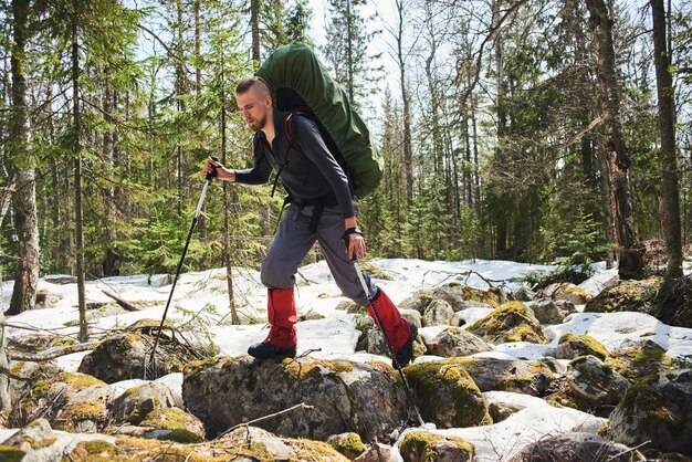 Jakie szlaki w Tatrach warto wybrać na pierwsze górskie wędrówki?