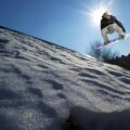 Dokąd powinna sięgać deska snowboardowa podczas wyboru sprzętu?