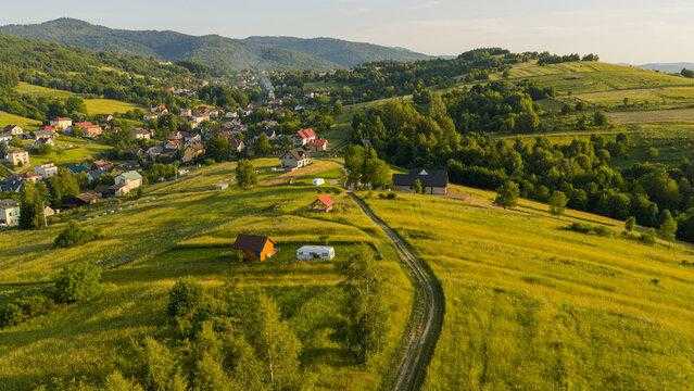 Weekendowy Mikrowypoczynek pod Warszawą: Sprawdzony Plan na Ucieczkę w Naturę